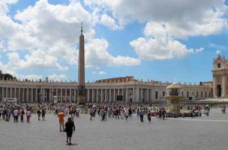 Vaticano publica os pobres